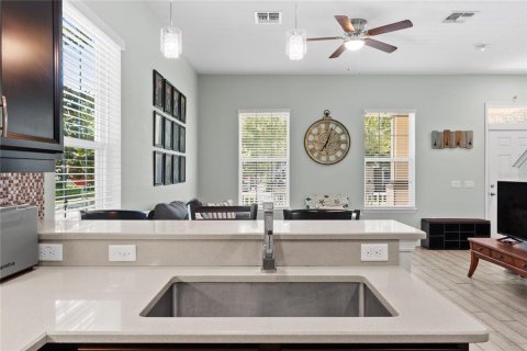 House in Winter Garden, Florida 3 bedrooms, 191.19 sq.m. № 1894083 - photo 12