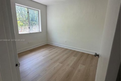 Appartement à louer à Miami, Floride: 2 chambres, 443.79 m2 № 2051230 - photo 5