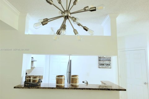 Condo in Sunny Isles Beach, Florida, 1 bedroom  № 2030105 - photo 9