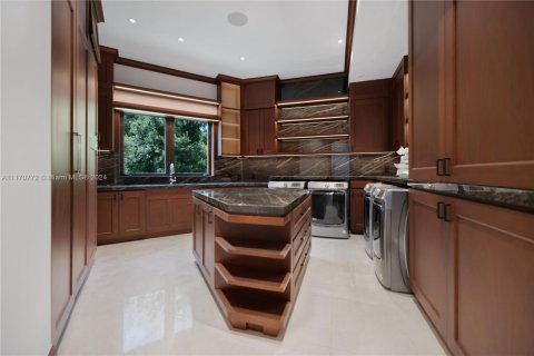 Villa ou maison à vendre à Bal Harbour, Floride: 6 chambres, 686.55 m2 № 1700029 - photo 13