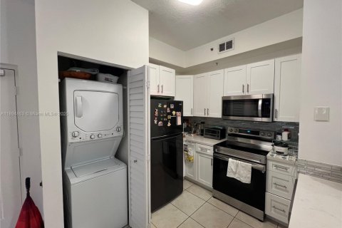 Condominio en alquiler en Doral, Florida, 2 dormitorios, 84.54 m2 № 1947991 - foto 7
