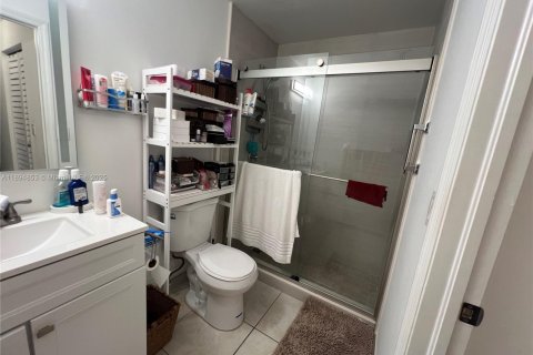 Condominio en alquiler en Doral, Florida, 2 dormitorios, 84.54 m2 № 1947991 - foto 2