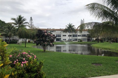 Condominio en venta en Lauderdale Lakes, Florida, 1 dormitorio, 63.55 m2 № 2081408 - foto 2