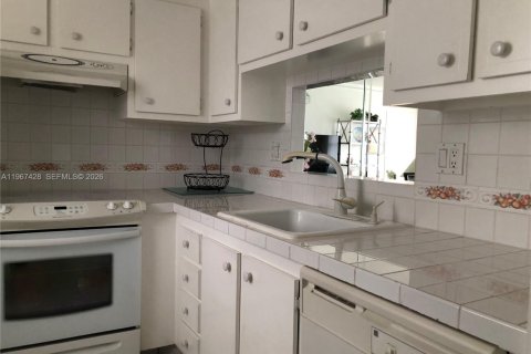 Condominio en venta en Lauderdale Lakes, Florida, 1 dormitorio, 63.55 m2 № 2081408 - foto 3