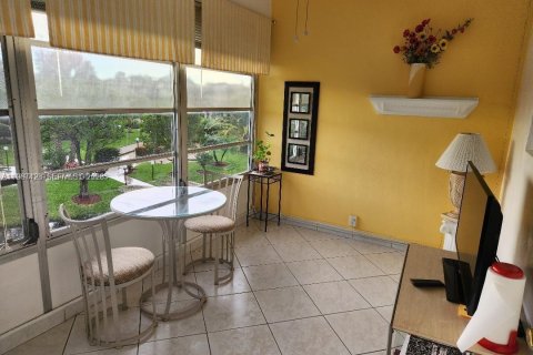 Condominio en venta en Lauderdale Lakes, Florida, 1 dormitorio, 63.55 m2 № 2081408 - foto 8