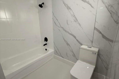 House in Miami, Florida 3 bedrooms, 134.71 sq.m. № 2076511 - photo 21