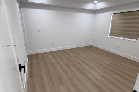 House in Miami, Florida 3 bedrooms, 134.71 sq.m. № 2076511 - photo 22