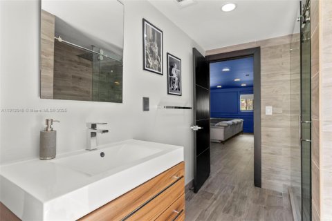 Villa ou maison à vendre à Hialeah, Floride: 4 chambres, 337.51 m2 № 1970112 - photo 25