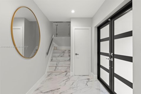 Villa ou maison à vendre à Hialeah, Floride: 4 chambres, 337.51 m2 № 1970112 - photo 13