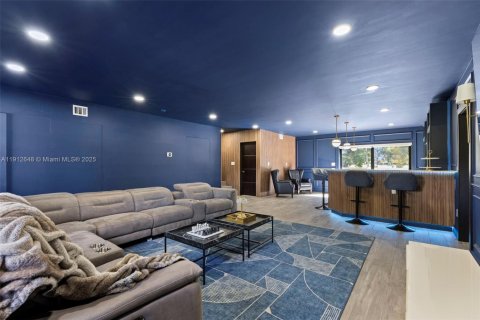 Villa ou maison à vendre à Hialeah, Floride: 4 chambres, 337.51 m2 № 1970112 - photo 27