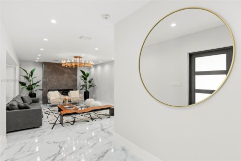 Villa ou maison à vendre à Hialeah, Floride: 4 chambres, 337.51 m2 № 1970112 - photo 12