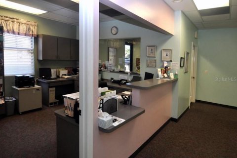 Propiedad comercial en alquiler en New Port Richey, Florida, 229.47 m2 № 1885949 - foto 4