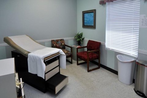 Propiedad comercial en alquiler en New Port Richey, Florida, 229.47 m2 № 1885949 - foto 9