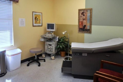 Propiedad comercial en alquiler en New Port Richey, Florida, 229.47 m2 № 1885949 - foto 10