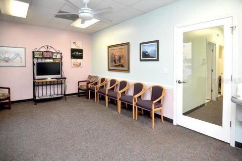Propiedad comercial en alquiler en New Port Richey, Florida, 229.47 m2 № 1885949 - foto 19