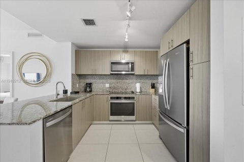 Copropriété à louer à Doral, Floride: 2 chambres, 95.88 m2 № 2153021 - photo 13