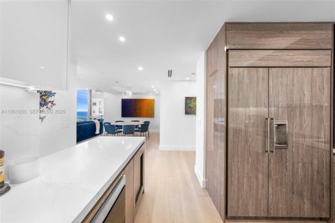 Condominio en venta en Miami Beach, Florida, 4 dormitorios, 345.32 m2 № 2024620 - foto 4