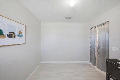 House in San Antonio, Florida 2 bedrooms, 149.94 sq.m. № 2155709 - photo 17