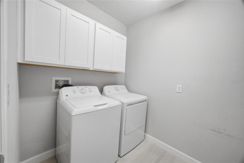 House in San Antonio, Florida 2 bedrooms, 149.94 sq.m. № 2155709 - photo 23