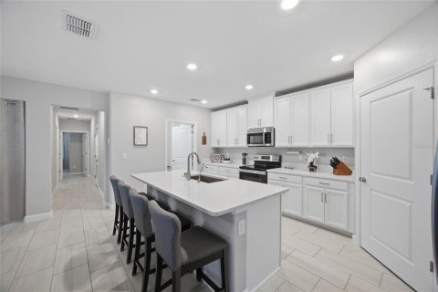 House in San Antonio, Florida 2 bedrooms, 149.94 sq.m. № 2155709 - photo 11