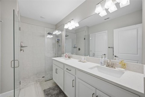 House in San Antonio, Florida 2 bedrooms, 149.94 sq.m. № 2155709 - photo 16