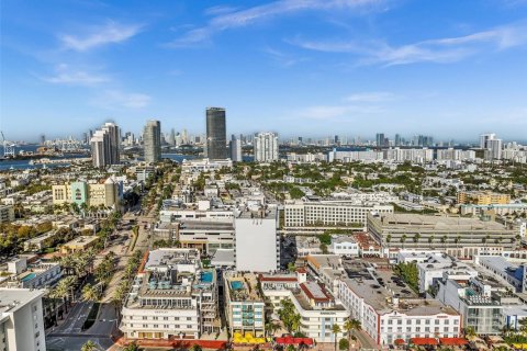 Condo in Miami Beach, Florida, 1 bedroom  № 1691240 - photo 29
