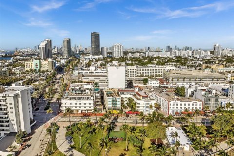 Condo in Miami Beach, Florida, 1 bedroom  № 1691240 - photo 27