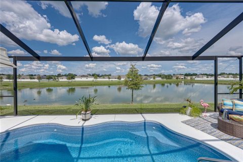House in Zephyrhills, Florida 3 bedrooms, 156.35 sq.m. № 1834802 - photo 5