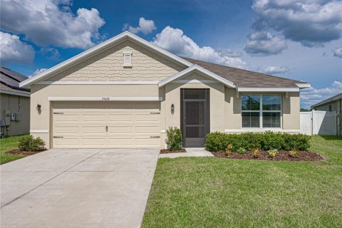 House in Zephyrhills, Florida 3 bedrooms, 156.35 sq.m. № 1834802 - photo 2