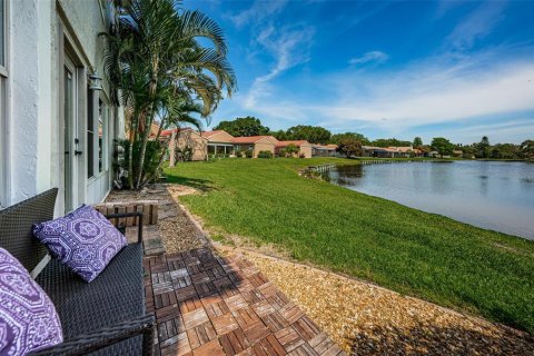 Condo in Saint Petersburg, Florida, 3 bedrooms № 1909091 - photo 7