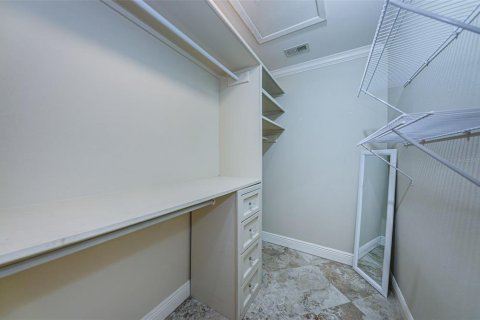 Condo in Saint Petersburg, Florida, 3 bedrooms № 1909091 - photo 14