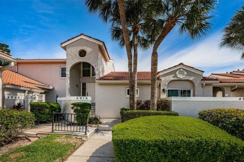 Condo in Saint Petersburg, Florida, 3 bedrooms № 1909091 - photo 2