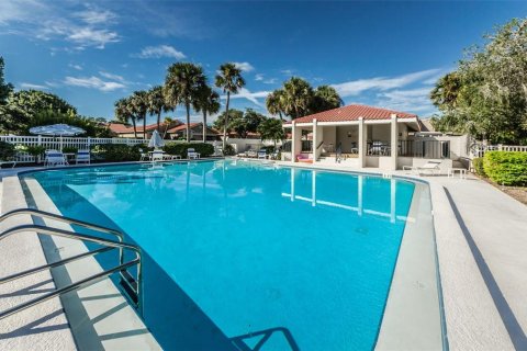 Condo in Saint Petersburg, Florida, 3 bedrooms № 1909091 - photo 3
