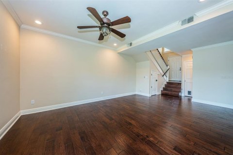 Condo in Saint Petersburg, Florida, 3 bedrooms № 1909091 - photo 11