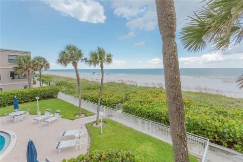 Condo in Belleair Beach, Florida, 2 bedrooms  № 1912226 - photo 4