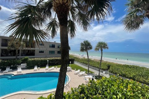 Condo in Belleair Beach, Florida, 2 bedrooms  № 1912226 - photo 16