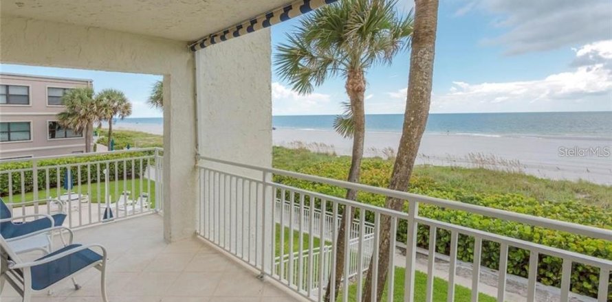 Condo in Belleair Beach, Florida, 2 bedrooms № 1912226