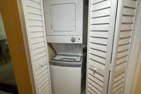 Condo in Belleair Beach, Florida, 2 bedrooms  № 1912226 - photo 21
