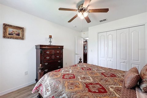 House in Spring Hill, Florida 3 bedrooms, 127.37 sq.m. № 1869000 - photo 30
