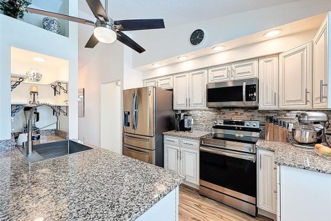 House in Spring Hill, Florida 3 bedrooms, 127.37 sq.m. № 1869000 - photo 10