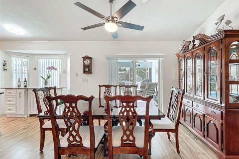 House in Spring Hill, Florida 3 bedrooms, 127.37 sq.m. № 1869000 - photo 14