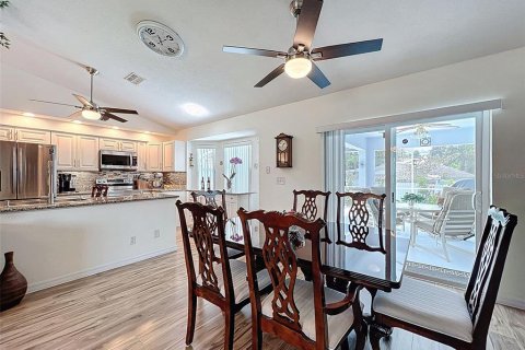 House in Spring Hill, Florida 3 bedrooms, 127.37 sq.m. № 1869000 - photo 16