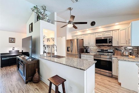 House in Spring Hill, Florida 3 bedrooms, 127.37 sq.m. № 1869000 - photo 9