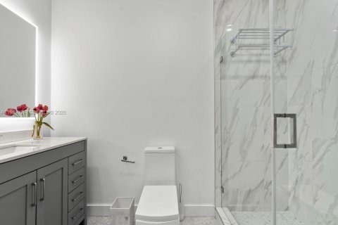 Casa en venta en Hialeah, Florida, 3 dormitorios, 143.81 m2 № 2045343 - foto 30