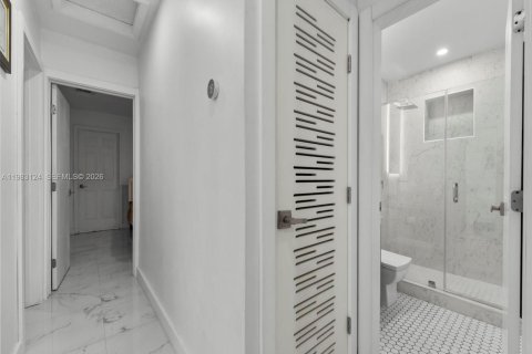 Casa en venta en Hialeah, Florida, 3 dormitorios, 143.81 m2 № 2045343 - foto 23