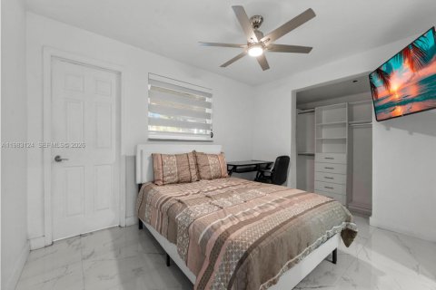 Casa en venta en Hialeah, Florida, 3 dormitorios, 143.81 m2 № 2045343 - foto 27