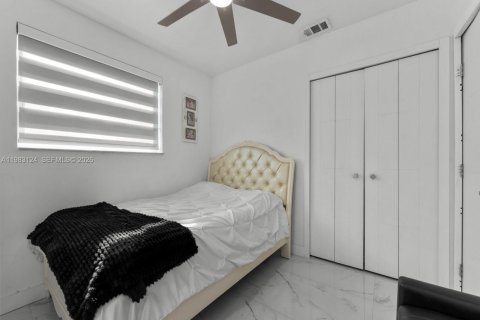 Casa en venta en Hialeah, Florida, 3 dormitorios, 143.81 m2 № 2045343 - foto 22