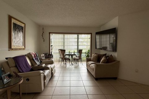 Copropriété à louer à Miami, Floride: 2 chambres, 85.84 m2 № 2397913 - photo 2
