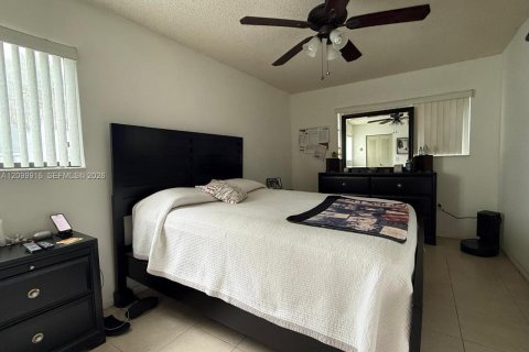 Copropriété à louer à Miami, Floride: 2 chambres, 85.84 m2 № 2397913 - photo 9