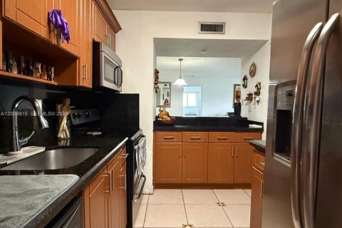 Copropriété à louer à Miami, Floride: 2 chambres, 85.84 m2 № 2397913 - photo 6